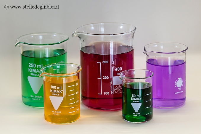 misurare liquidi in laboratorio